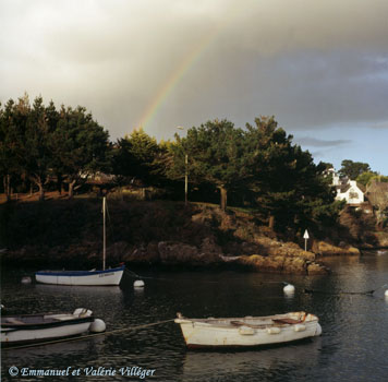 Rainbow on Doëlan during a sunny winter afternoon