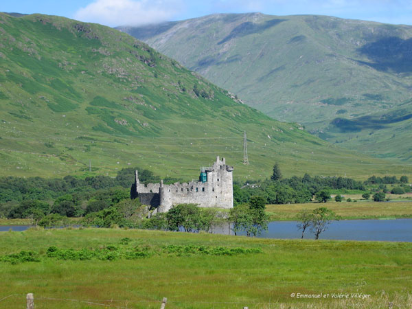 Kilchurn castle along loch Awe.