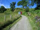 En débarquant à Kerrera, la route.