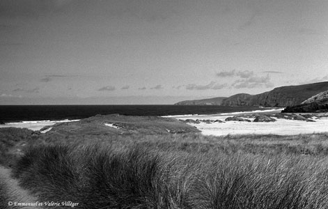 At last the beach lies behind the dunes