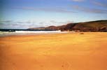 Sandwood bay, en regardant vers le nord, la plage s'étend sur plusieurs kilomètres. Il y a de la place pour tout le monde, même un jour d'afluence