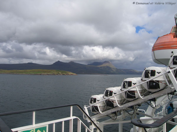 Les montagnes du Coigach vues du ferry.