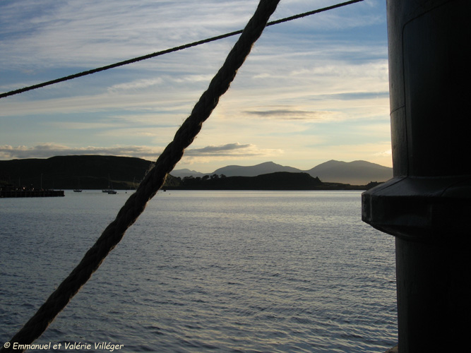 Wandering in the harbour of Oban.