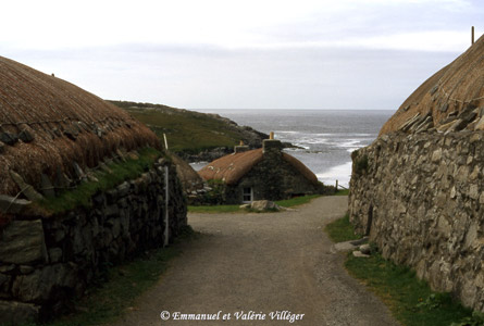 Village traditionnel de black houses de Gearrannan