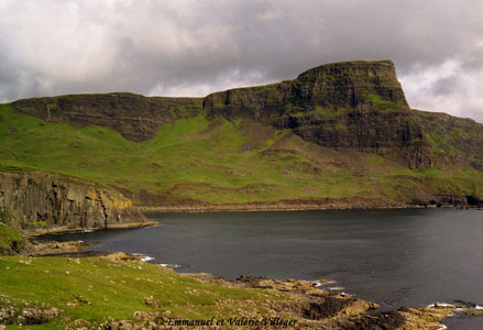 Les falaises aux alentours de Neist Point comptent parmi les plus impressionnantes de l'île de Skye, Waterstein head