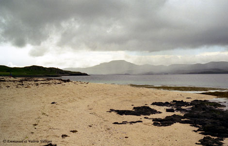 Pour échapper à l'usine à touristes du château, on peut aller se balader sur les plages de corail