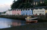 le port de Portree et ses petites maisons colorées